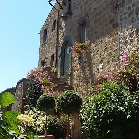 Blue House Near Bagnoregio-overlooking The Umbrian Mountains And Tiber Valley *
