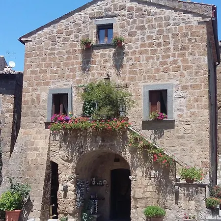 Blue House Near Bagnoregio-overlooking The Umbrian Mountains And Tiber Valley * San Michele in Teverina