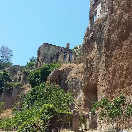 Blue House Near Bagnoregio-overlooking The Umbrian Mountains And Tiber Valley San Michele in Teverina