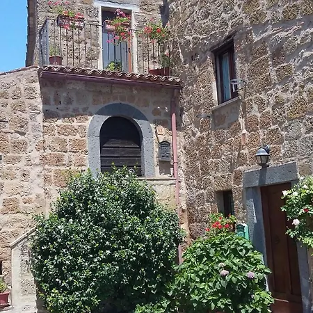 Holiday home Blue House Near Bagnoregio-overlooking The Umbrian Mountains And Tiber Valley *