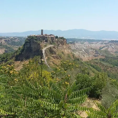 Blue House Near Bagnoregio-overlooking The Umbrian Mountains And Tiber Valley Holiday home San Michele in Teverina
